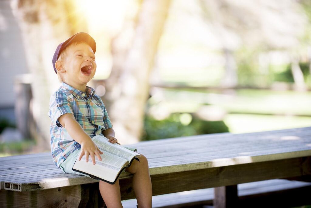 L’humour chez le bébé : développement et enjeux dans les apprentissages
